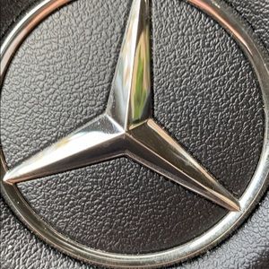 Meet your Posher, Esteban